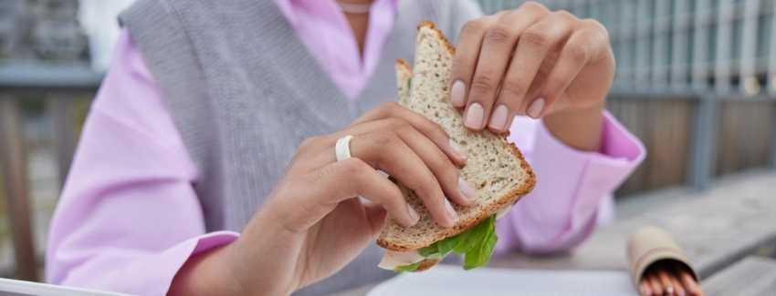 Al-Matahen Toast: The Foundation of a Healthy Breakfast with Creative Recipes