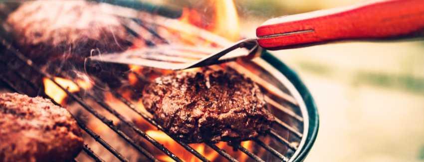أطباق الشواء الصيفية: أفضل التتبيلات واللحوم لجلسات الـBBQ