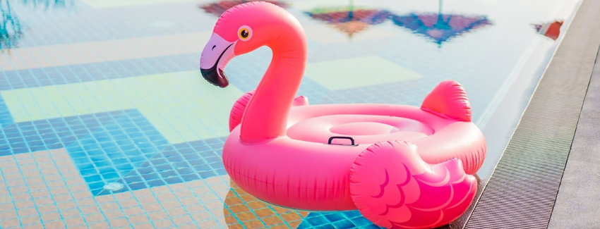 ألعاب مائية للصغار: متعة آمنة في حديقة المنزل هذا الصيف 