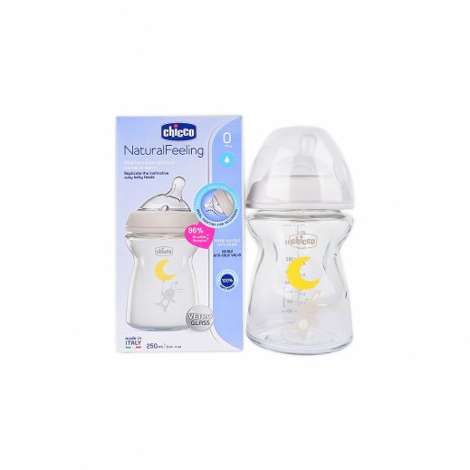 Chicco Natural Feeling Vetro-Glass Bottle (0M+) 250ml - delivered by Pharmazone Pharmacy - within 2 Hours