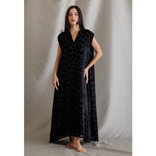 Black Velvet Kaftan - delivered by Thouqi within 2 working days