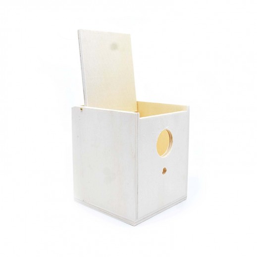 Beeztees Wooden Breeding Box - delivered by Petzone within 4 working hours